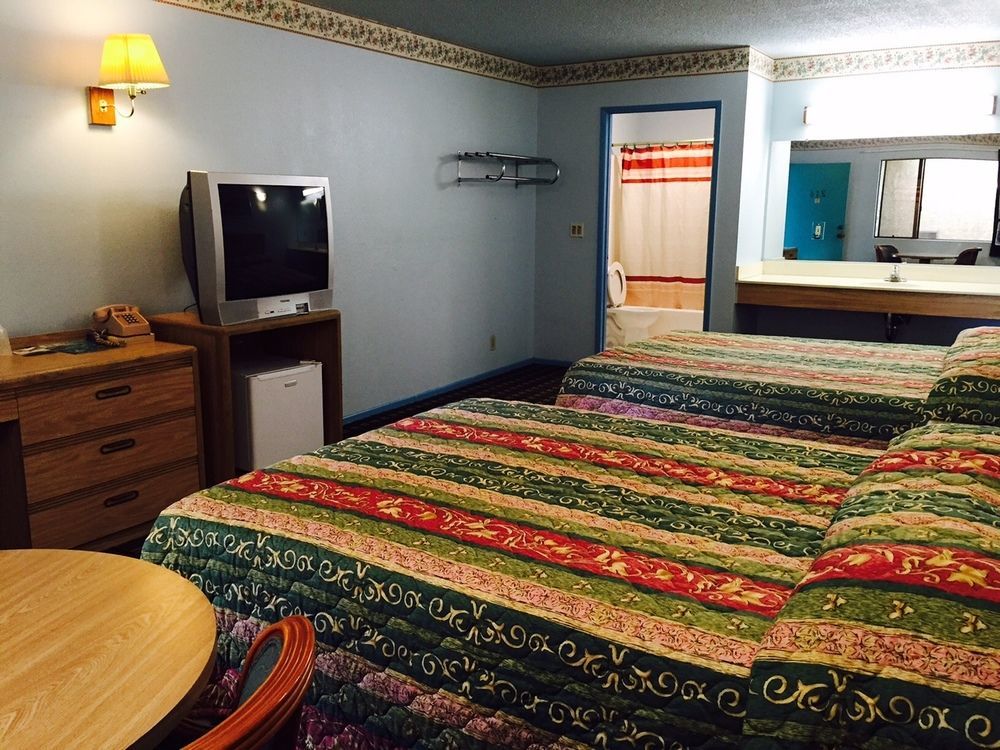 Chester Inn Motel Стантон Экстерьер фото